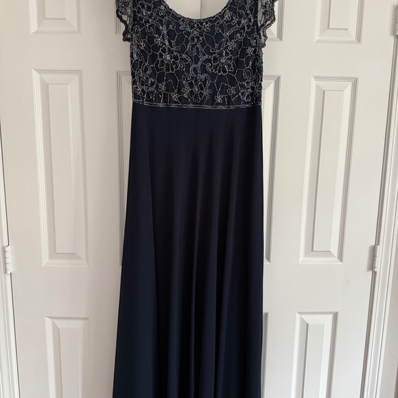 J Kara long dress with flutter sleeve - Picture 2 of 4